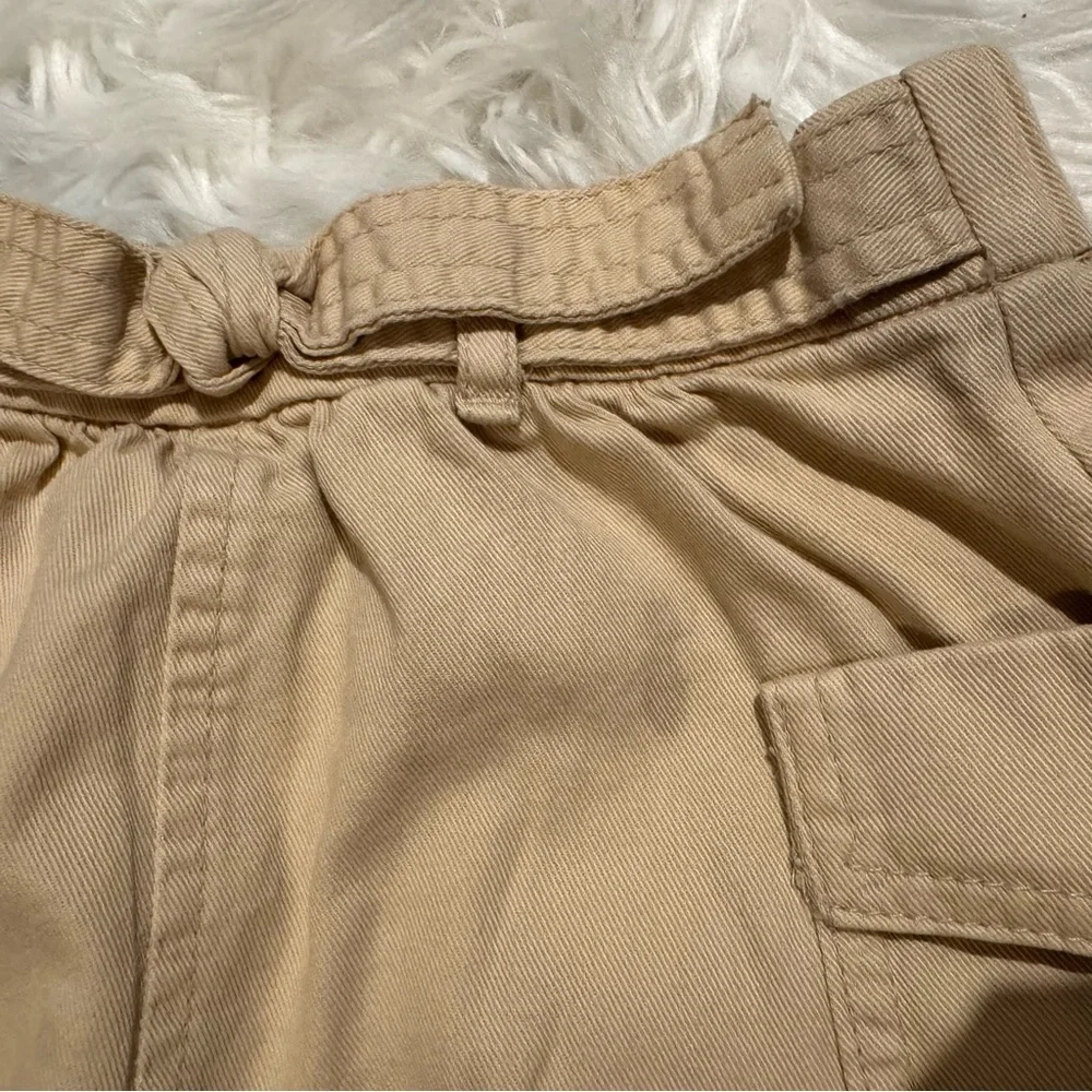 Old Navy Toddler Girl Beige Tie‎ Front Skirt with Pockets Size 3T Gently